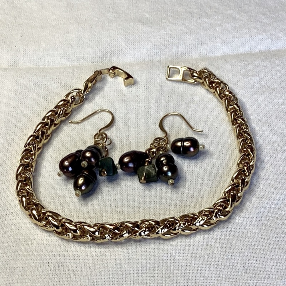 FINAL SALE PRICE Freshwater Pearl Earrings + Lifetime Bracelet